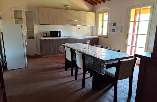 Donoratico Apartment | Apartment 'Daria' with Shared Garden and Wi-Fi
