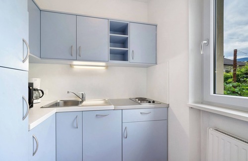 Terlano Apartment | Apartment 'Das Landhaus Apt Pink Lady' with Mountain View, Private Terrace and Wi-Fi