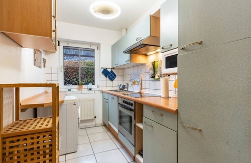 Kronsgaard Apartment | Apartment 'dat Rode Huus' - Ferienwohnung' with Private Terrace, Private Garden and Wi-Fi