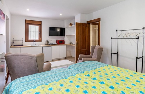Albunuelas Apartment | Apartment "De Adela" with Wi-Fi