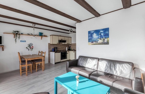 Friedrichskoog-Spitze Apartment | Apartment 'Nordseeperle' with Private Terrace and Shared Garden