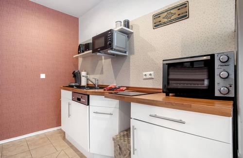 Reinberg Apartment | Apartment 'Ferienhaus Pomerania Möwennest' with Private Terrace, Wi-Fi and Air Conditioning