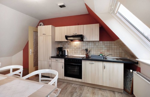 Hedwigenkoog Apartment | Apartment 'Deichblick 1' with Shared Garden and Balcony