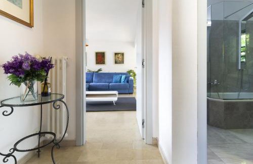 Caslano Apartment | Apartment Design - Terrazzo, vista lago mozzafiato