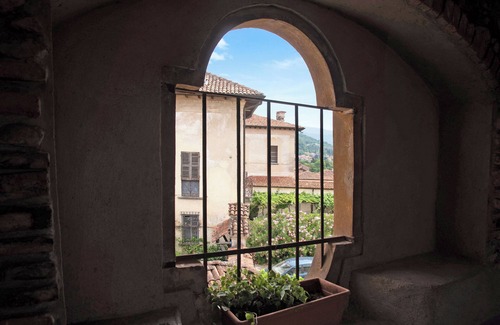 Casalzuigno Apartment | Apartment 'Dimora Ettore - Lago Maggiore' with Private Terrace, Balcony and Wi-Fi