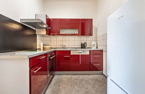 Region Hannover District Apartment | Apartment 'Dini's Ferienwohnung' with Shared Pool