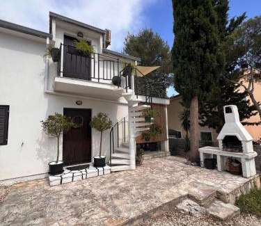 Cove Osibova (Milna) Apartment | Apartment Dolce Vita - 40 m to the sea & Beach-sleeps 3