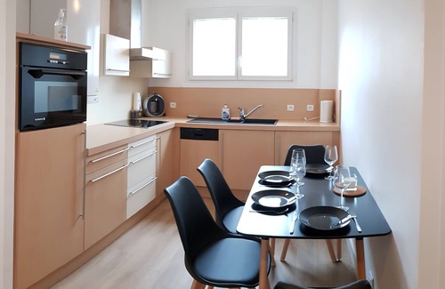Kerherou Apartment | Apartment downtown concarn home