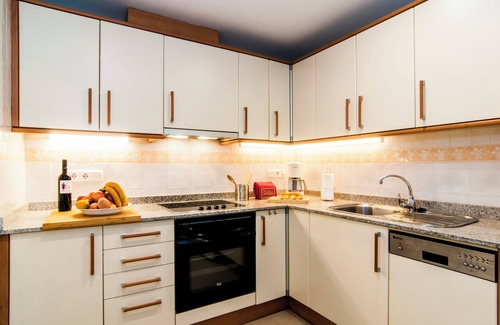 Cala Agulla Apartment | Apartment “Drac Blanc 1-3” with Sea View, Balcony, Garden & Air Conditioning
