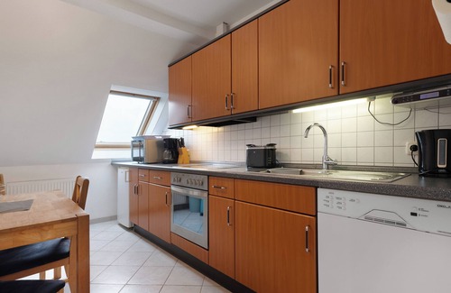 Cuxhaven Apartment | Apartment 'Drangstweg' with Shared Terrace, Shared Garden and Wi-Fi