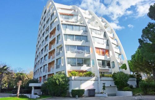 Le Couchant Apartment | Apartment du Parc II-2 by Interhome