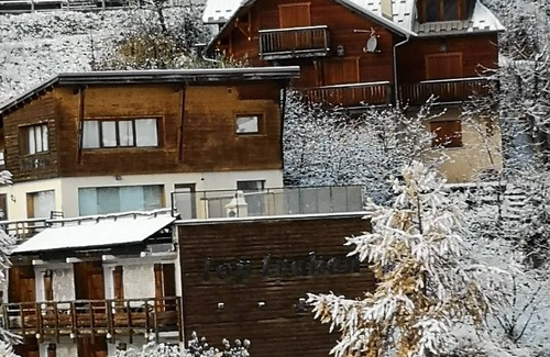 Enchastrayes Condo | APARTMENT DUPLEX SUPER SAUZE 1700