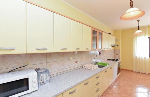 Kastelir-Labinci Apartment | Apartment Dvori with pool