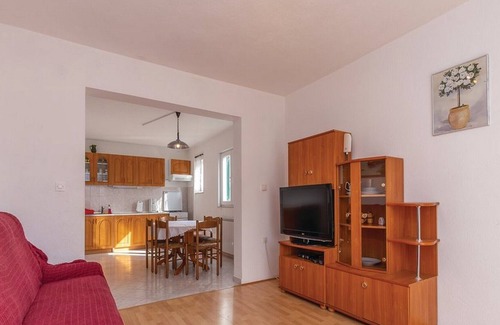 Raslina Apartment | Apartment Eugen - Three Bedroom Apartment with Balcony