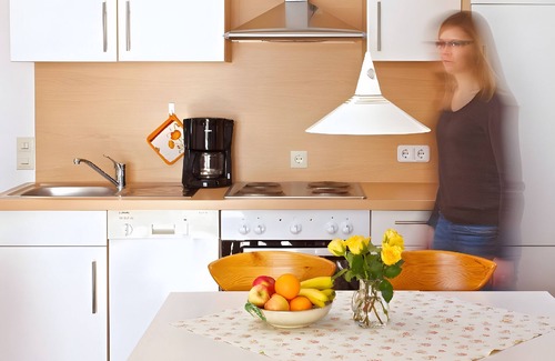 Weilheim Apartment | Apartment 'East, 48 sqm' with Shared Terrace, Shared Garden and Wi-Fi