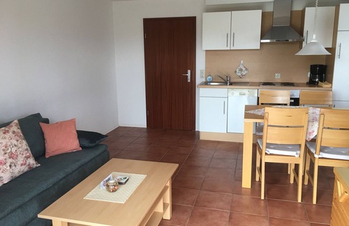 Weilheim Apartment | Apartment 'East, 48 sqm' with Shared Terrace, Shared Garden and Wi-Fi