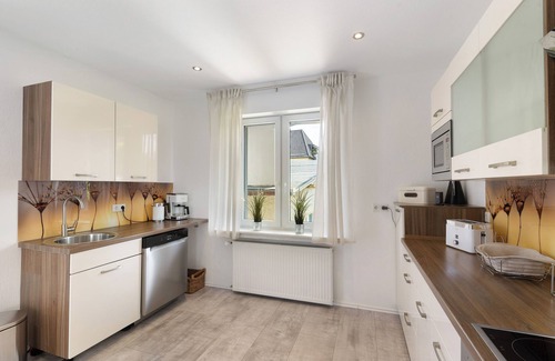 Arnsberg Apartment | Apartment 'Erdgechoss' with Private Terrace and Wi-Fi