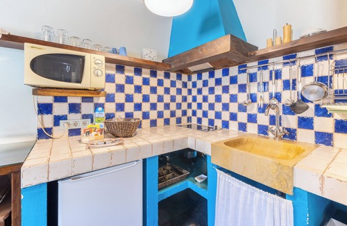 Braojos Apartment | Apartment 'Alojamiento Taurus' with Balcony and Wi-Fi