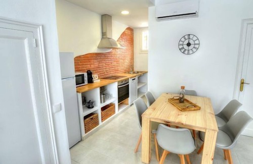 Castell-Platja d'Aro Cottage | Apartment La Cort inside Masia Cal Ros, 8 people