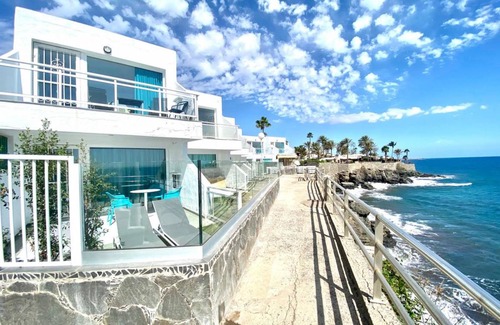 Playa del Aguila Apartment | Apartment with Wifi, direct access in Playa del Aguila