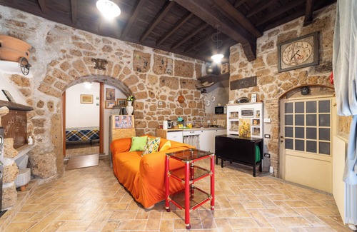 Sutri Apartment | APARTMENT ETRUSCAN EXPERIENCES IN THE VILLAGE OF SUTRI