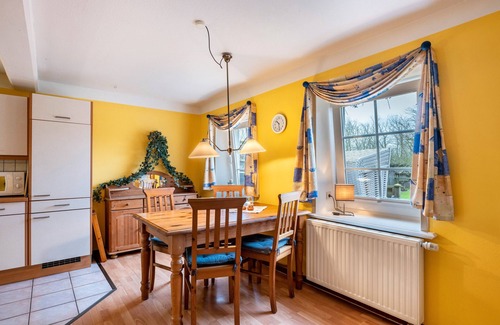 Emmelsbuell-Horsbuell Apartment | Apartment 'Ferienwohnung 1 - Ute' with Shared Terrace, Shared Garden and Wi-Fi