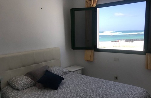 Los Lagos Apartment | Apartment facing the sea / Front Beach apartment. wifi