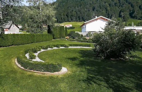 Langen bei Bregenz Apartment | Apartment 'Fewo Birkenhof' with Mountain View, Shared Garden and Wi-Fi