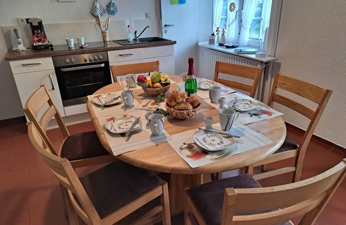 Winnert House | Apartment 'Ferienhaus Jakobsen' with Private Garden, Balcony and Wi-Fi