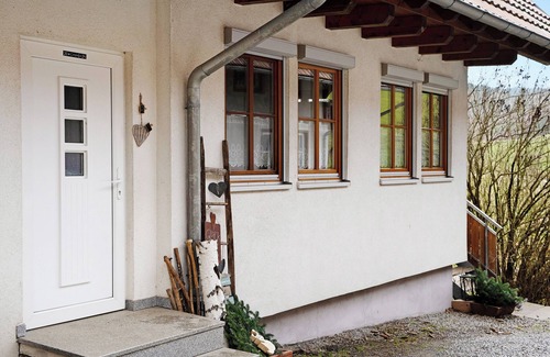 Muehlenbach Apartment | Apartment 'Ferienwohnung Landwassereckblick' with Mountain View, Shared Garden and Wi-Fi