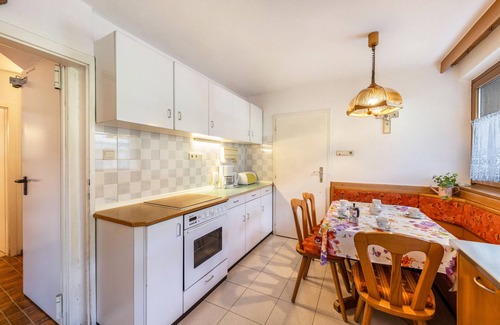 Campolasta Apartment | Apartment 'Ferienwohnung Ainhauser' with Mountain View, Balcony and Wi-Fi