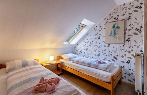 Murwik Apartment | Apartment 'Ferienwohnung Frischauf 2' with Shared Terrace, Shared Garden and Wi-Fi