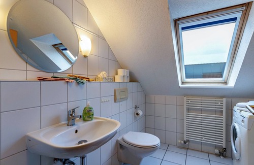 Murwik Apartment | Apartment 'Ferienwohnung Frischauf 2' with Shared Terrace, Shared Garden and Wi-Fi