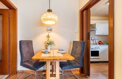 Neuenrade Apartment | Apartment 'Ferienwohnung Neuenrade' with Shared Terrace, Shared Garden and Wi-Fi