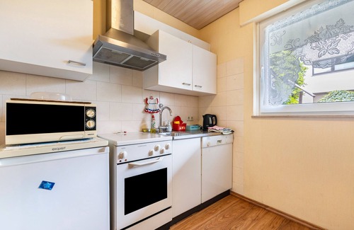 Neuenrade Apartment | Apartment 'Ferienwohnung Neuenrade' with Shared Terrace, Shared Garden and Wi-Fi