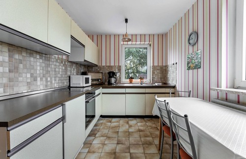 Suderdorf Apartment | Apartment 'Ferienwohnung Kentzler' with Private Terrace, Shared Garden and Wi-Fi