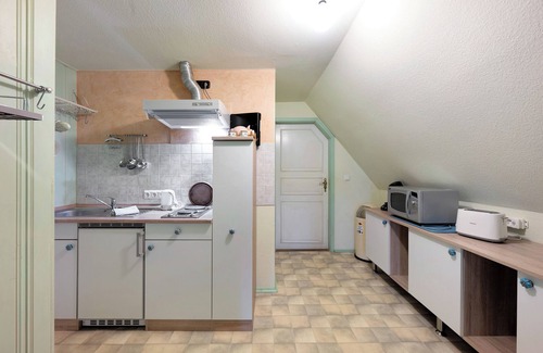 Dagebuell Apartment | Apartment 'Ferienwohnung Amrum' with Terrace, Shared Garden and Wi-Fi