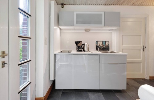 Pellworm Apartment | Apartment 'Ferienwohnung Gartenfreude' with Private Terrace, Private Garden and Wi-Fi
