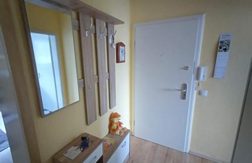 Wanheim-Angerhausen Apartment | Apartment Ferienwohnung Mali Duisburg Süd voll möbliert Urig near Autobahn Ubahn