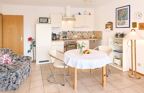 Staufen im Breisgau Apartment | Apartment 'Ferienwohnung 1 36m2' with Shared Garden, Balcony and Wi-Fi