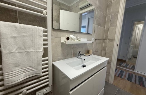 Vila Verde Apartment | Apartment 'Figueira' with Wi-Fi and Air Conditioning