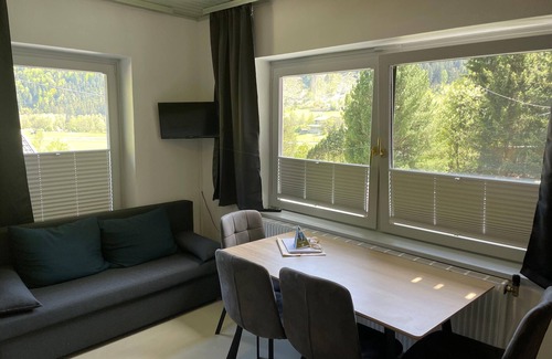 Stall Apartment | Apartment Flying Hirsch