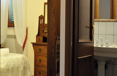 Iano Other | Apartment for 2 with beautiful view near San Gimignano and Volterra.