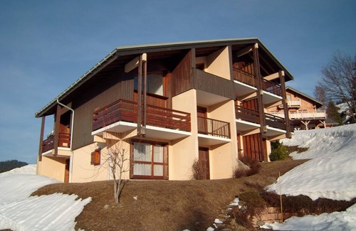 Crest-Voland Apartment | Apartment for 4, ground floor, near slopes, parking, pets allowed