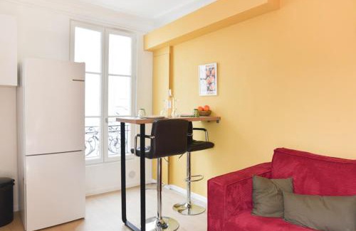 Epinettes Apartment | Apartment for 4 - near Square des Batignolles