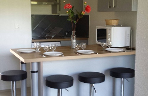 Fabron Apartment | Apartment for 4 people, swimming pool 500m from the sea