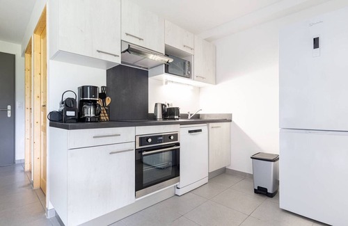 Peyragudes Apartment | Apartment for 4 near Génos Lake