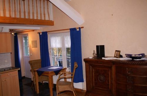 Putbus Apartment | Apartment for max. 5 people in nature and yet central garden and pool