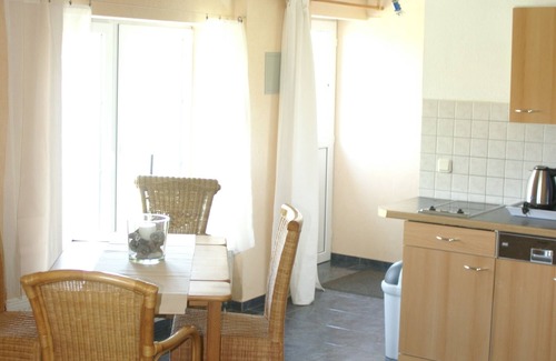 Putbus Apartment | Apartment for max. 5 people in nature and yet central garden and pool