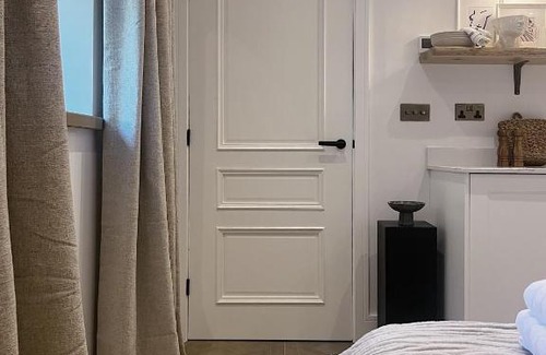 Edenfield Apartment | Apartment for Two in New Luxury Wellness Retreat - Glimpse Apartment